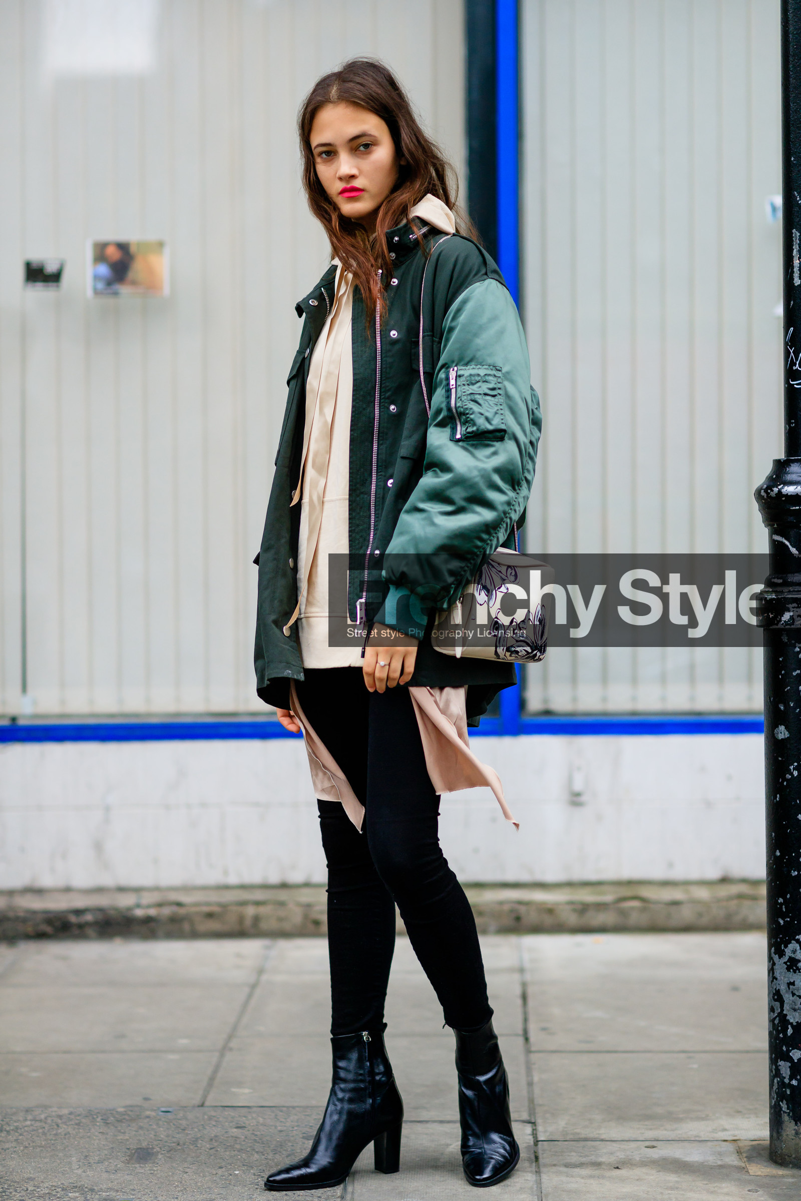 beige bag, beige sweater, black leggings, black shoes, bomber jacket, fashion week, frenchystyle, full length, FW, green jacket, greta varlese, high heels, hoodie, jonathan paciullo, leather bag, leather boots, leather shoes, LFW, LONDON, model, printed bag, red lips, SPRING SUMMER 2017, SS 17, street style, vertical, woman