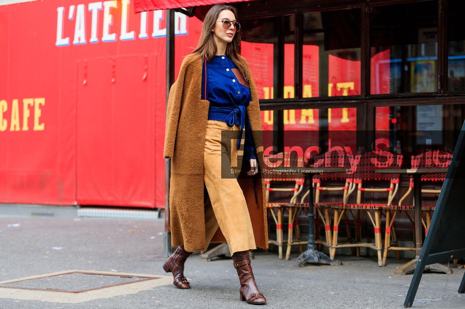 beige pants, blue denim, brown boots, brown fur, camel coat, denim shirt, Fur coat, high boots, jw anderson, leather shoes, over the shoulder, sunglasses, trousers, street style, jonathan paciullo, FW, frenchystyle, fashion week, PFW, PARIS, AUTUMN WINTER 2018-2019, FALL WINTER 2018-2019, FW 18-19, horizontal, atmosphere details, full length, estelle pigault