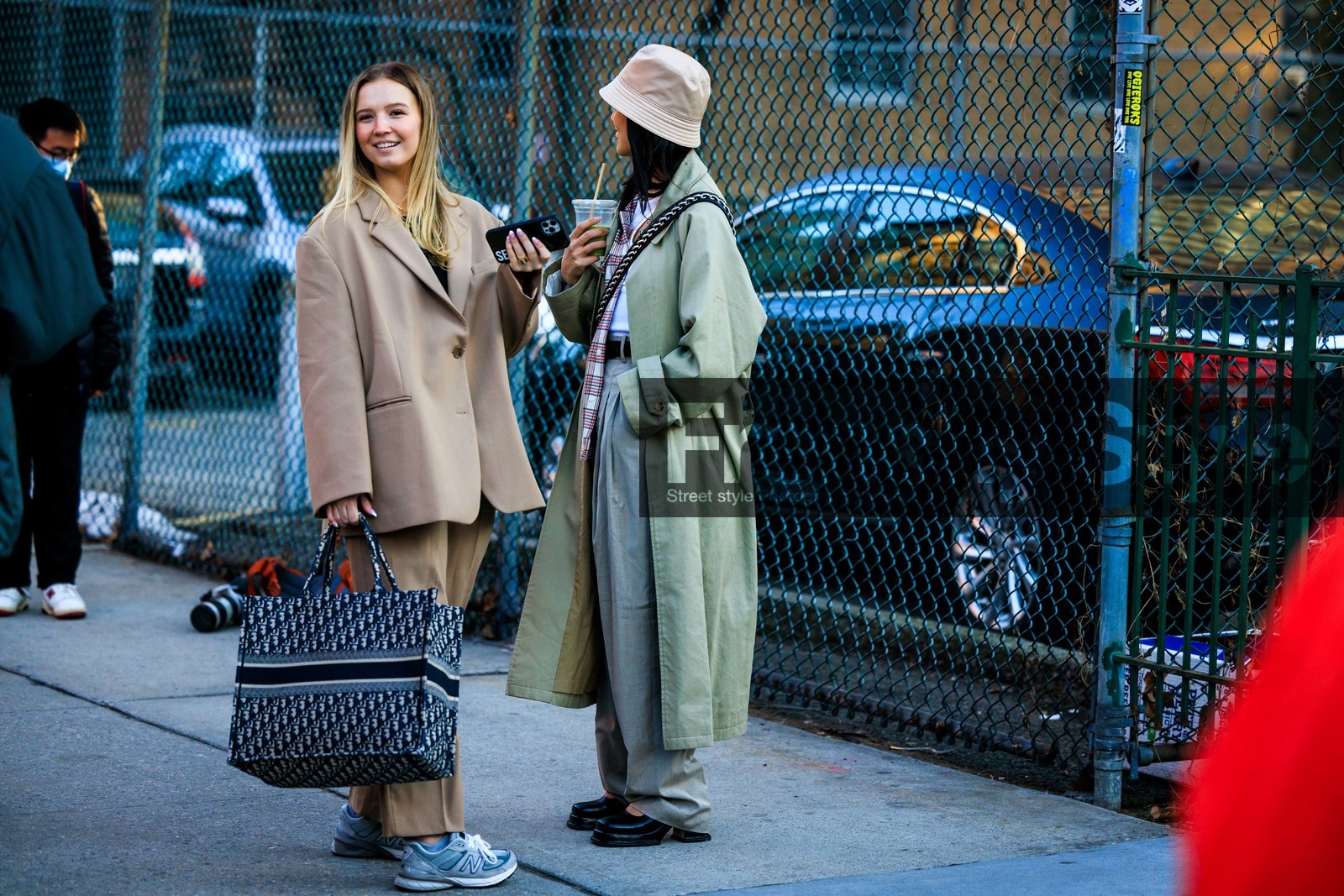 beige oversized blazer, beige baggy trousers, grey new balance sneakers, beige prada bucket hat, dior cabas bag, kaki trench coat, fashion week, frenchystyle, FW, jonathan paciullo, street style, NYFW, NEW YORK, AUTUMN WINTER 2022-2023, FALL WINTER 2022_2023, FW 22-23, atmosphere details, horizontal, full length