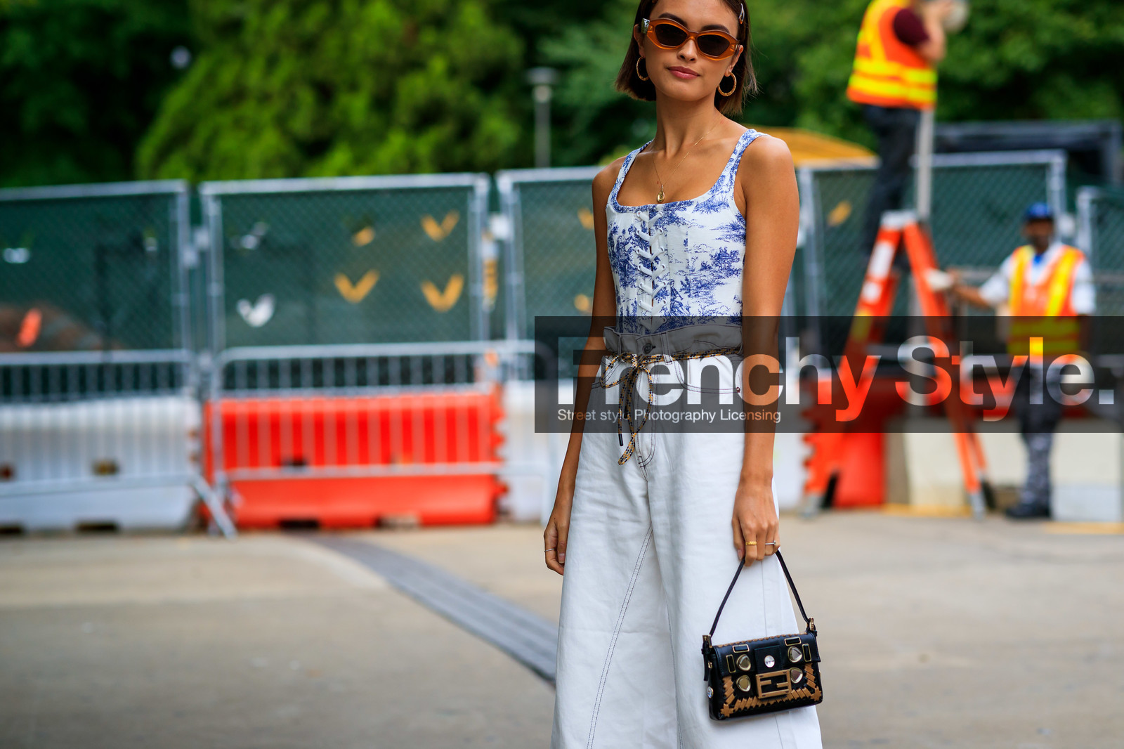 belt, black bag, blue top, brown bag, corset, denim pants, fendi, floral, flowers, graphic bag, high waist, jeans, leather bag, leather shoes, printed bag, printed top, sarah ellen, sunglasses, trousers, white denim, wide pants, street style, jonathan paciullo, FW, frenchystyle, fashion week, NEW YORK, NYFW, SPRING SUMMER 2020, SS 20, horizontal, atmosphere details, detail