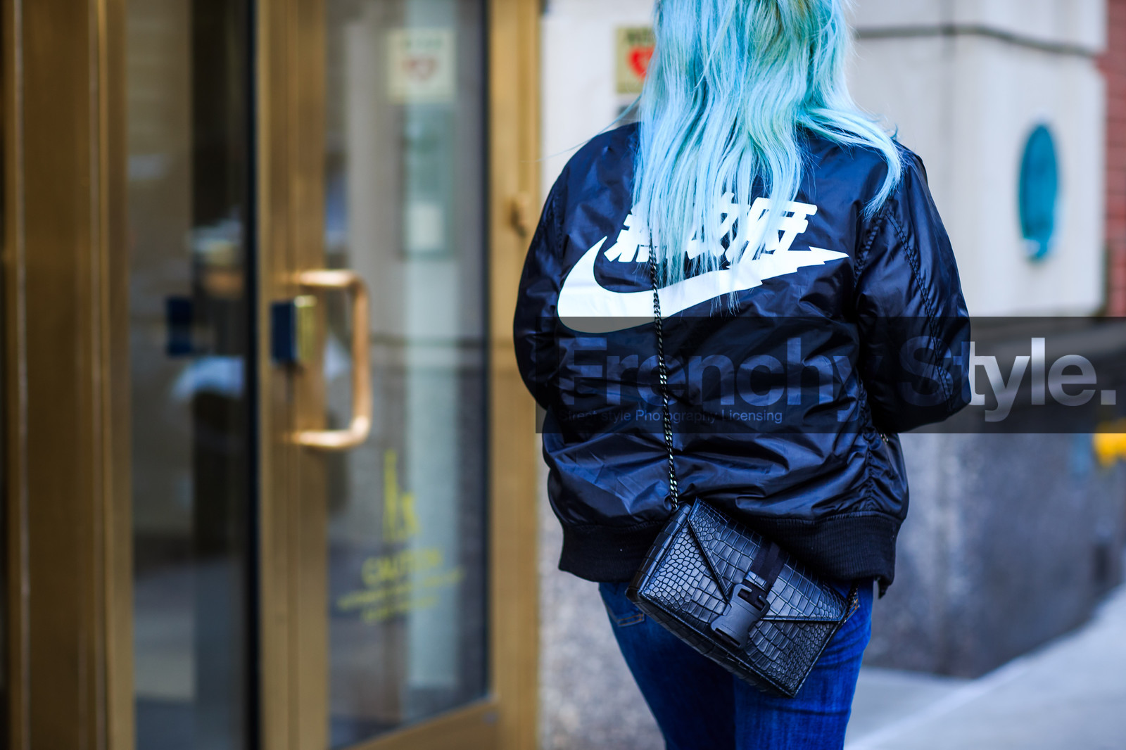 atmosphere details, AUTUMN WINTER 2016-2017, AW 16-17, back detail, black bag, black jacket, blue denim, bomber jacket, denim pants, detail, dyed hair, FALL WINTER 2016-2017, fashion week, frenchystyle, FW, FW 16-17, horizontal, jeans, jonathan paciullo, leather bag, NEW YORK, nike, NYFW, street style, trousers, woman