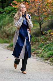 alexandra carl, aviator glasses, metalic frame sunglasses, beige trench coat, black leather trench coat, black leather pants, PARIS, PFW, SPRING SUMMER 2020, SS 20, fashion week, frenchystyle, FW, jonathan paciullo, street style, vertical, full length