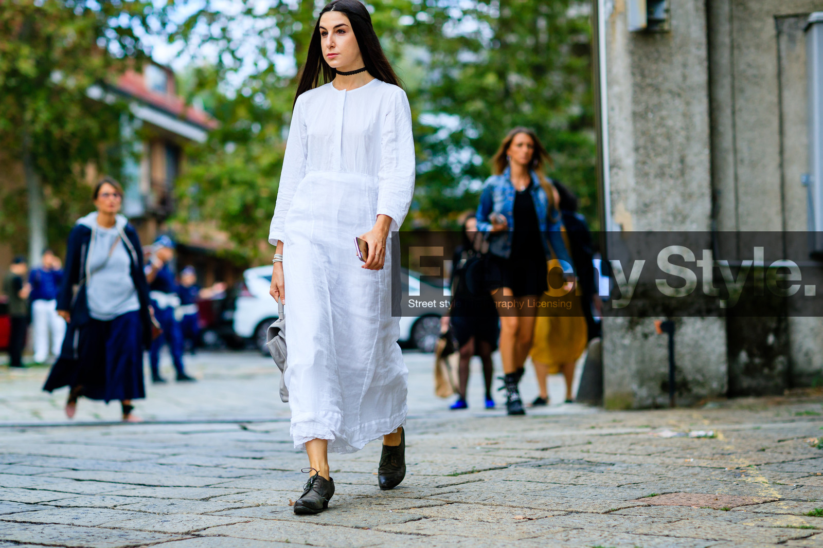 atmosphere details, black shoes, choker, detail, fashion week, frenchystyle, FW, horizontal, jonathan paciullo, leather shoes, long dress, MFW, MILAN, shirt dress, SPRING SUMMER 2017, SS 17, street style, white dress