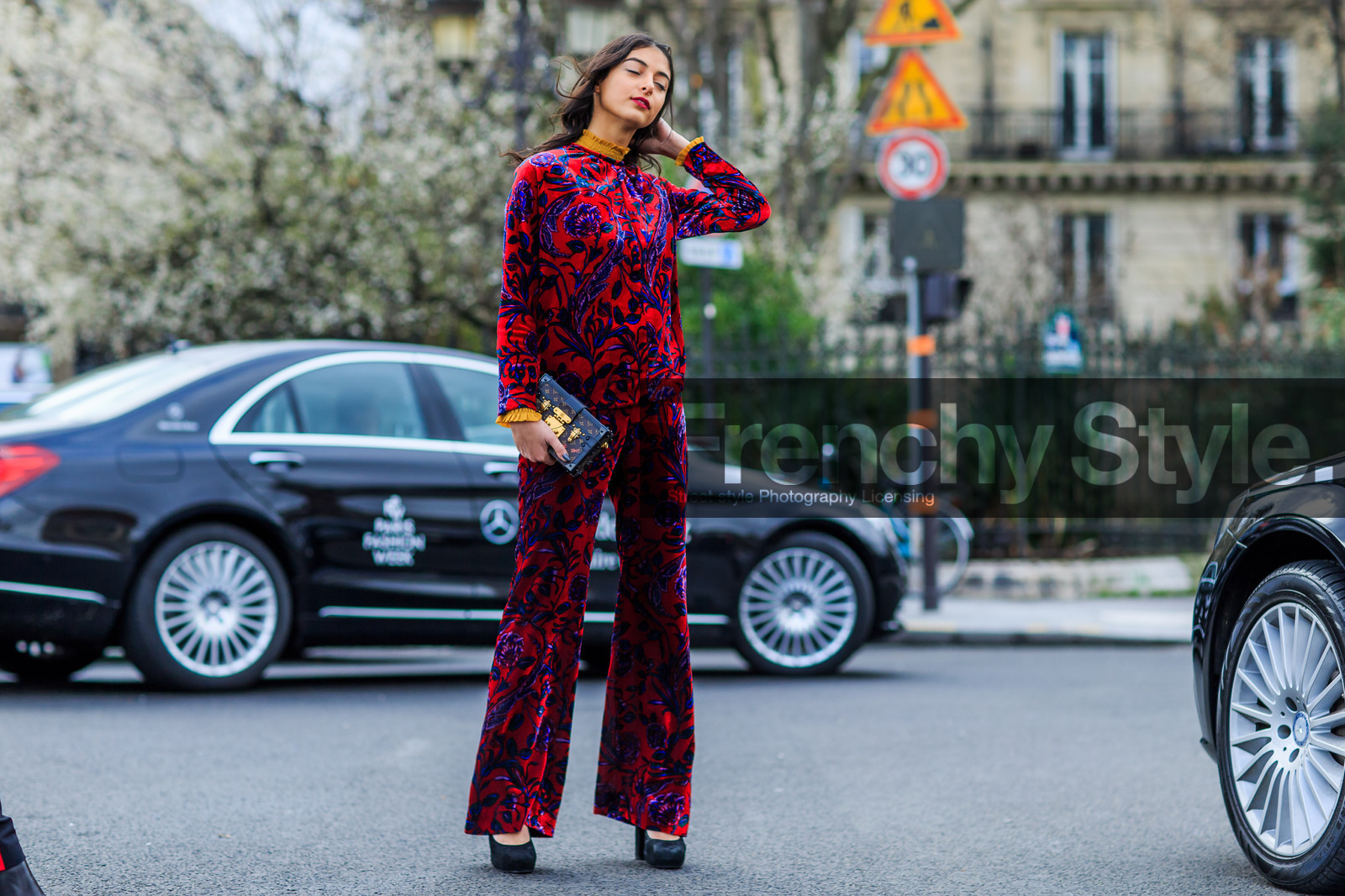 atmosphere details, AUTUMN WINTER 2016-2017, AW 16-17, black heels, black shoes, brown clutch, embroidered pants, embroidered top, FALL WINTER 2016-2017, fashion week, floral, flower, frenchystyle, full length, FW, FW 16-17, high heels, horizontal, jonathan paciullo, leather clutch, louis vuitton, monogram, PARIS, PFW, printed clutch, printed pants, printed top, red pants, red top, street style, trousers, velvet