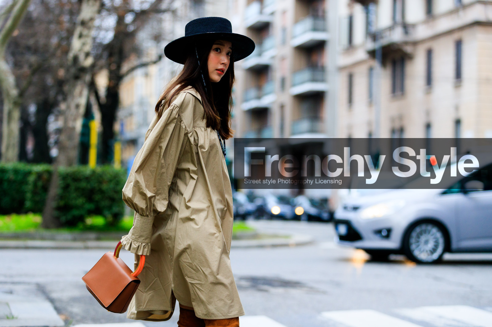 beige dress, black hat, brown bag, christian dior, leather bag, ruffles, fashion week, frenchystyle, FW, jonathan paciullo, street style, MFW, MILAN, AUTUMN WINTER 2018-2019, FALL WINTER 2018-2019, FW 18-19, horizontal, atmosphere details