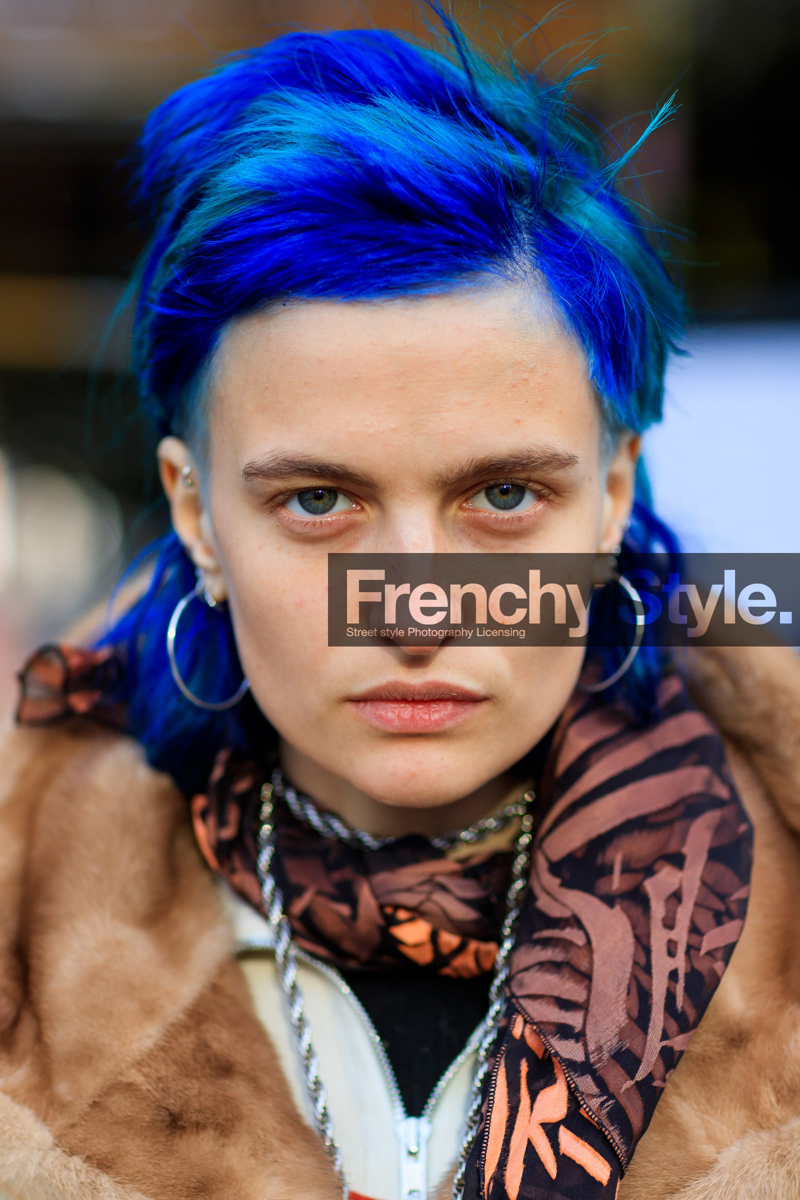 beige coat, blue hair, brown scarf, dyed hair, leather jacket, printed scarf, shearling, fashion week, frenchystyle, FW, jonathan paciullo, street style, LFW, LONDON, AUTUMN WINTER 2018-2019, AW 18-19, FALL WINTER 2018-2019, FW 18-19, vertical, atmosphere details, detail, portrait, model