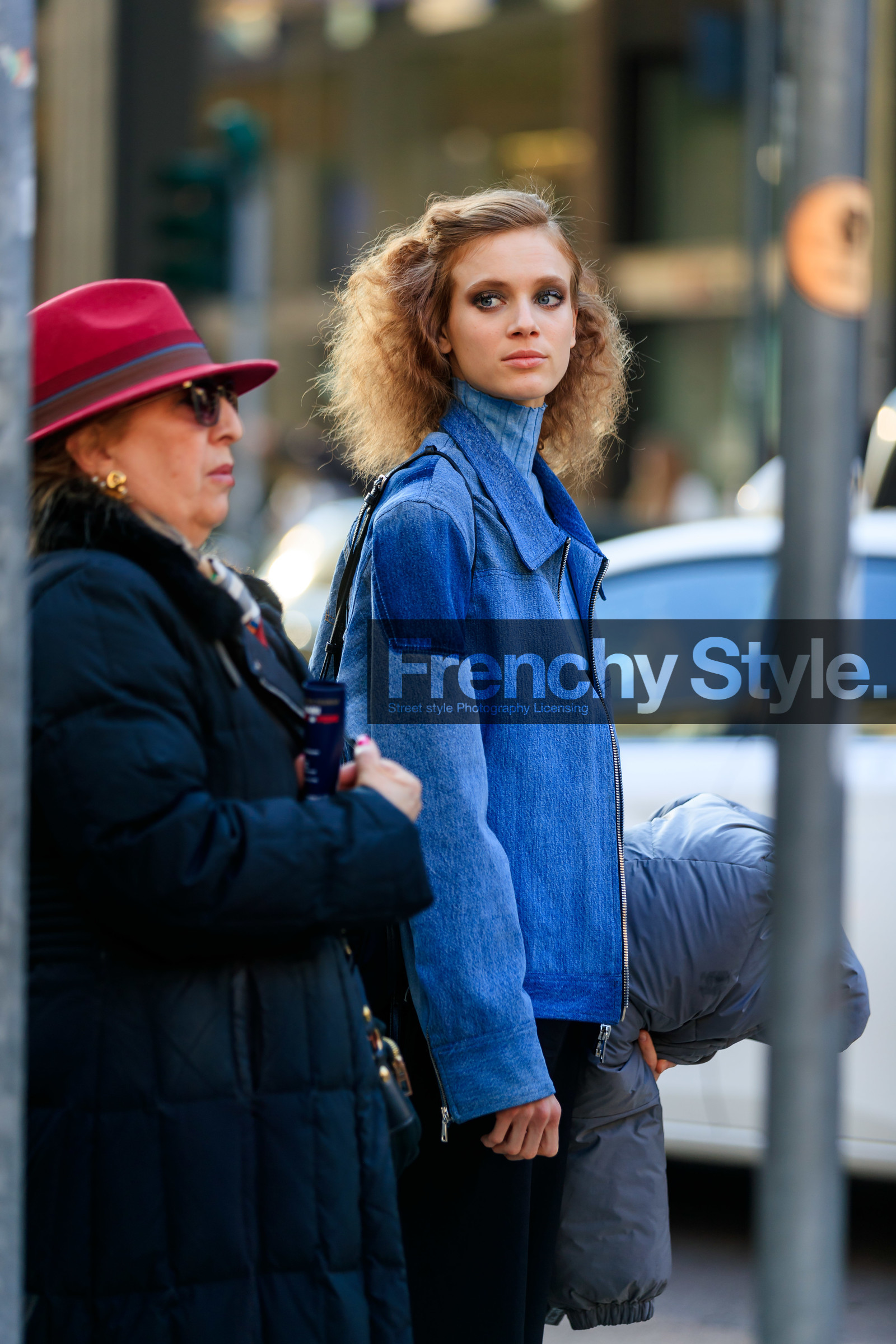 model, denim, denim jacket, blue jacket, blue pullover, turtleneck pullover, zipped jacket, fashion week, frenchystyle, FW, jonathan paciullo, street style, MFW, MILAN, AUTUMN WINTER 2020-2021, FALL WINTER 2020-2021, FW 20-21, vertical, atmosphere details, detail