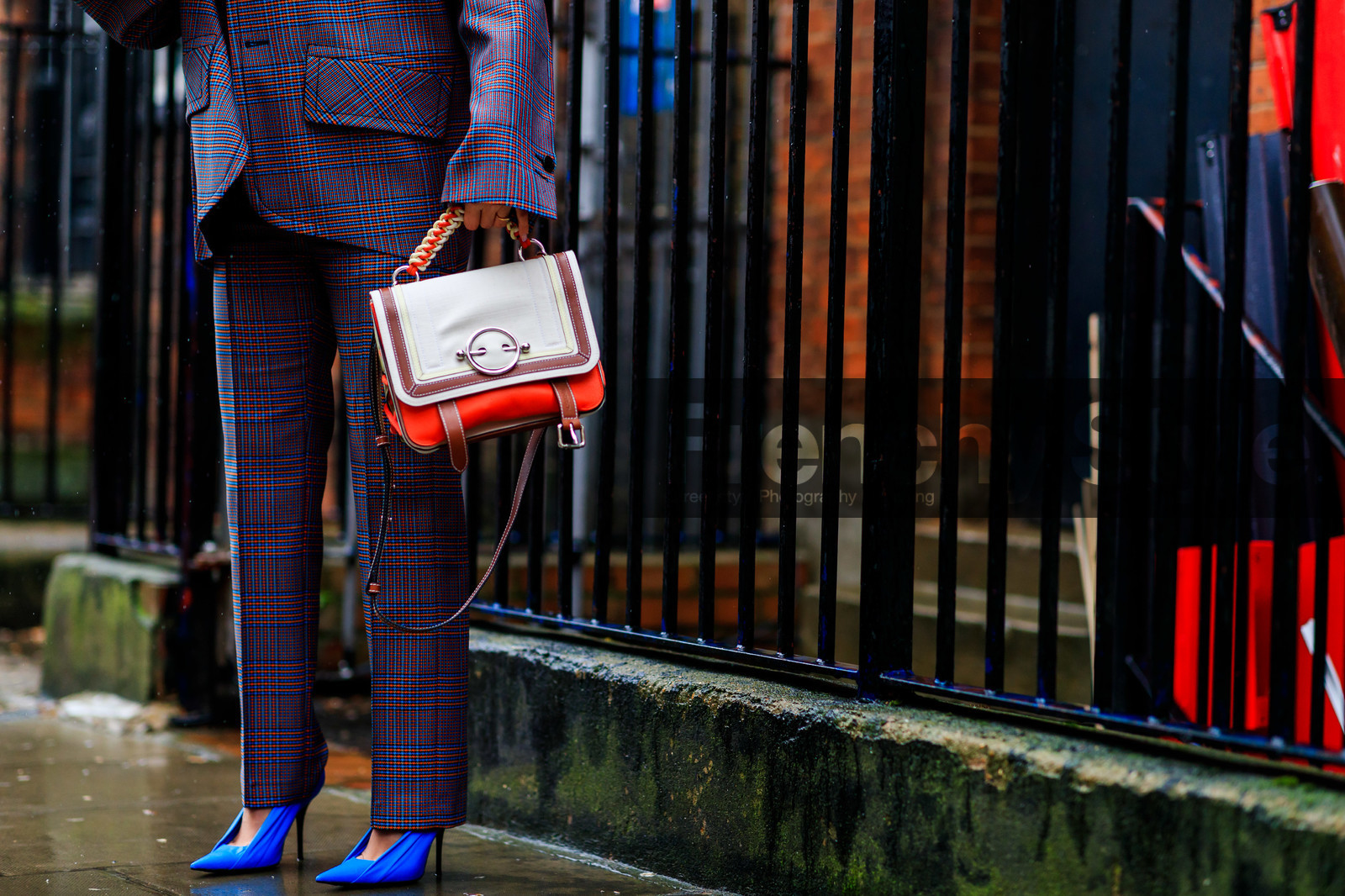 balenciaga, beige top, blue shoes, checked, graphic bag, graphic jacket, graphic pants, grey jacket, grey pants, grey suit, high heels, jw anderson, leather bag, leather shoes, plaid, printed bag, printed jacket, printed pants, Tiffany Hsu, trousers, white bag, LONDON, LFW, fashion week, frenchystyle, FW, jonathan paciullo, street style, AUTUMN WINTER 2019-2020, AW 19-20, FW 19-20, FALL WINTER 2019-2020, horizontal, atmosphere details, detail