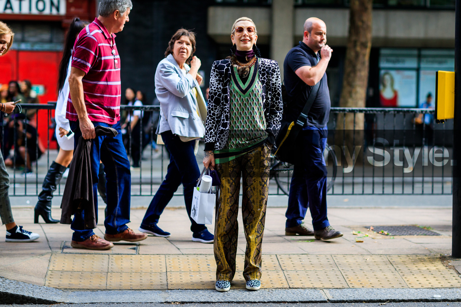 animal print, black and white, black and white shoes, checked, graphic jacket, graphic pants, graphic sweater, green sweater, leather pants, leather shoes, necklace, plaid, printed jacket, printed pants, printed sweater, snake print, sunglasses, trousers, yellow pants, fashion week, frenchystyle, FW, jonathan paciullo, street style, LFW, LONDON, SPRING SUMMER 2019, SS 19, atmosphere details, horizontal, full length