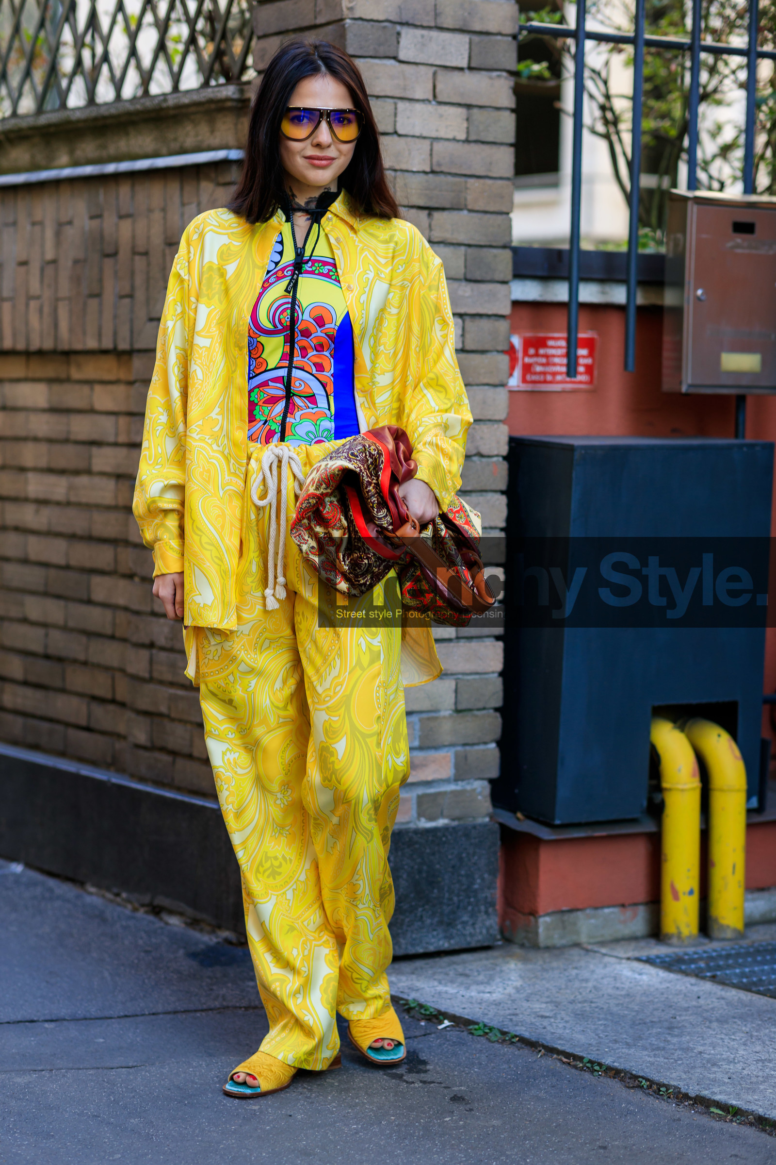 doina ciobanu, etro, graphic bag, graphic jacket, graphic pants, graphic top, leather bag, leather shoes, multicolor bag, printed bag, printed jacket, printed pants, printed top, sunglasses, trousers, yellow jacket, yellow pants, yellow shoes, yellow top, MILAN, MFW, fashion week, frenchystyle, FW, jonathan paciullo, street style, AUTUMN WINTER 2019-2020, AW 19-20, FALL WINTER 2019-2020, FW 19-20, vertical, full length