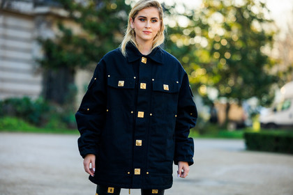 blond hair, full black look, black total look, studded jacket, schiapareilli, fashion week, frenchystyle, FW, jonathan paciullo, street style, PARIS, PFW, SPRING SUMMER 2022, SS 22, atmosphere details, detail, horizontal