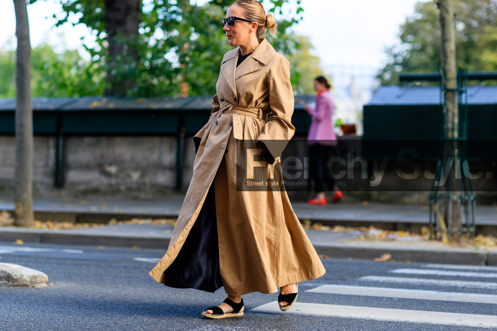 atmosphere details, beige coat, black sandals, fashion week, frenchystyle, full length, FW, horizontal, jonathan paciullo, leather shoes, PARIS, PFW, SPRING SUMMER 2017, SS 17, street style, sunglasses, trench coat