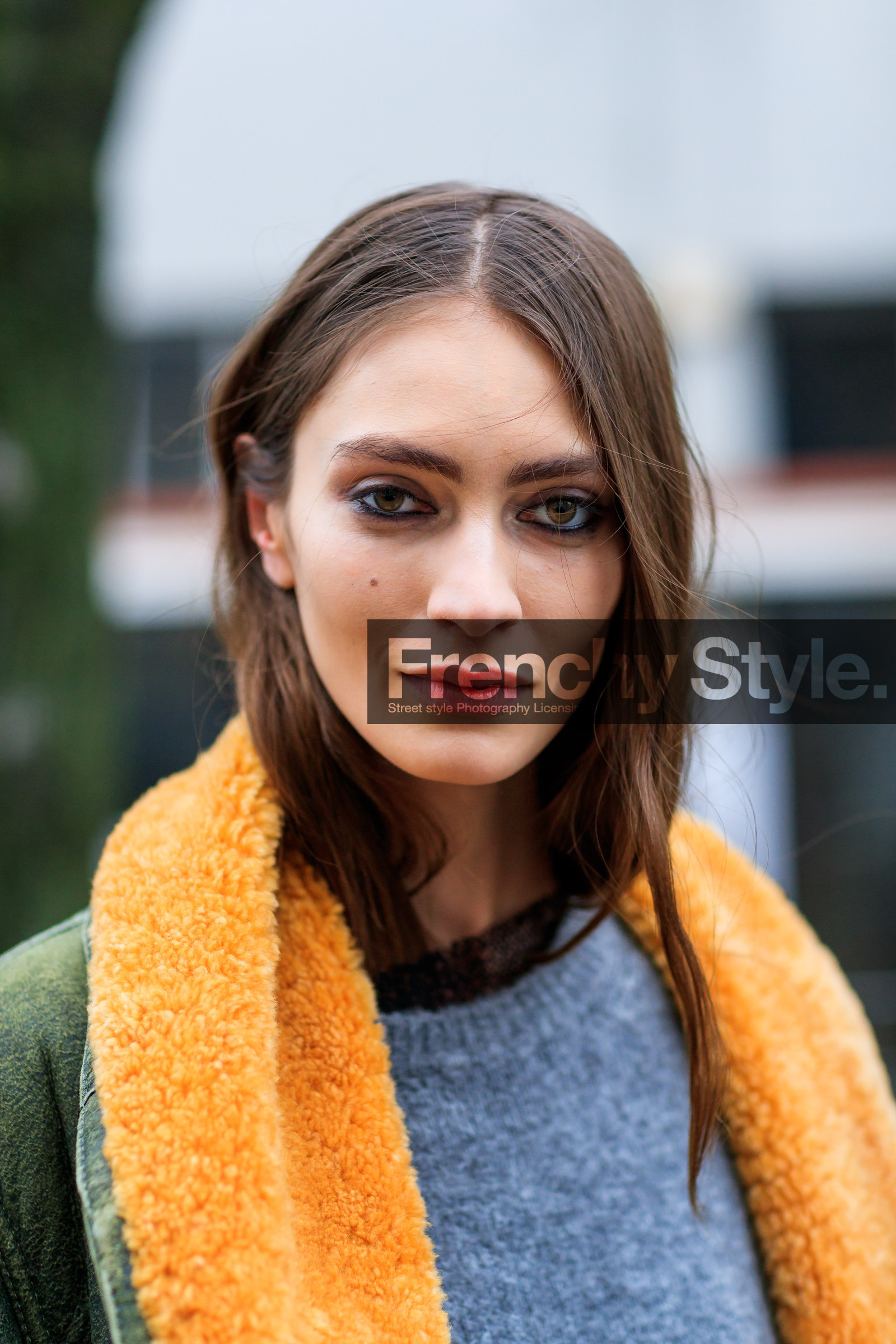AUTUMN WINTER 2017-2018, AW 17-18, detail, eyeliner, eyeshadow, FALL WINTER 2017-2018, fashion week, frenchystyle, FW, FW 17-18, green jacket, grey sweater, jonathan paciullo, leather jacket, marine deleeuw, MFW, MILAN, model, orange fur, portrait, shearling, street style, vertical