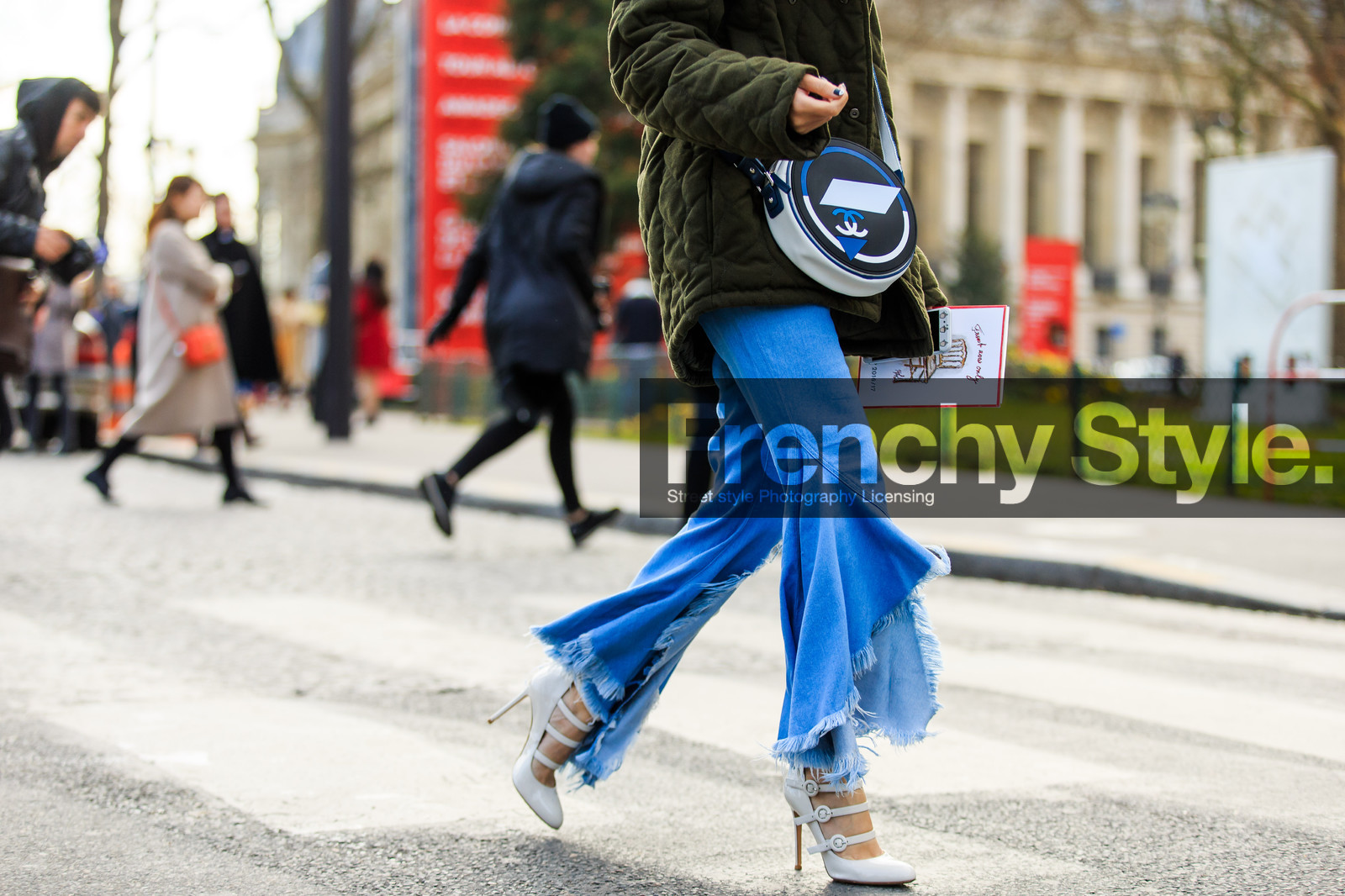 atmosphere details, AUTUMN WINTER 2016-2017, AW 16-17, black and white bag, blue denim, chanel, denim pants, detail, FALL WINTER 2016-2017, fashion week, frenchystyle, FW, FW 16-17, graphic bag, green jacket, high heels, horizontal, jeans, jonathan paciullo, kaki jacket, leather bag, leather shoes, PARIS, PFW, printed bag, ripped pants, street style, trousers, white shoes, yoyo cao
