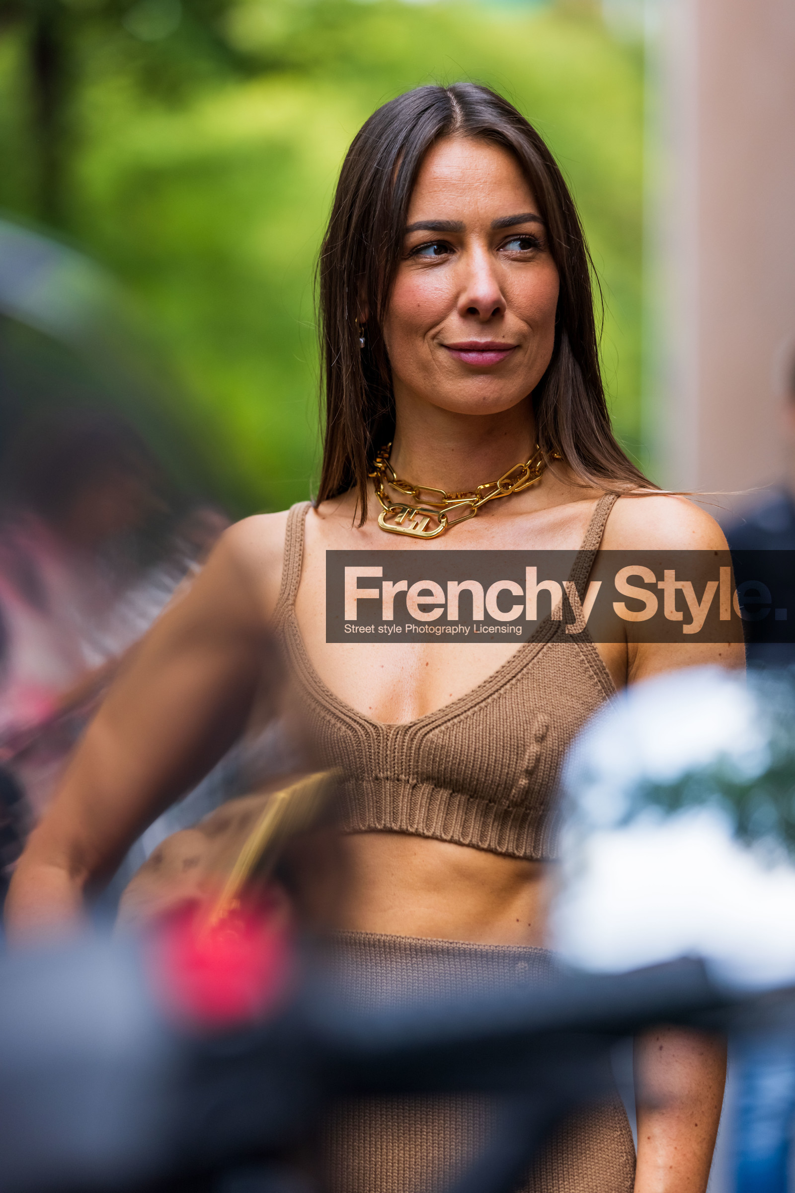 Alice Barbier, brown bra, brown monochrome, brown skirt, fendi jewellery, gold necklace, jaimetoutcheztoi, twin set, wool bra, fashion week, frenchystyle, FW, jonathan paciullo, street style, MFW, MILAN, SPRING SUMMER 2022, SS 22, vertical, atmosphere details, detail