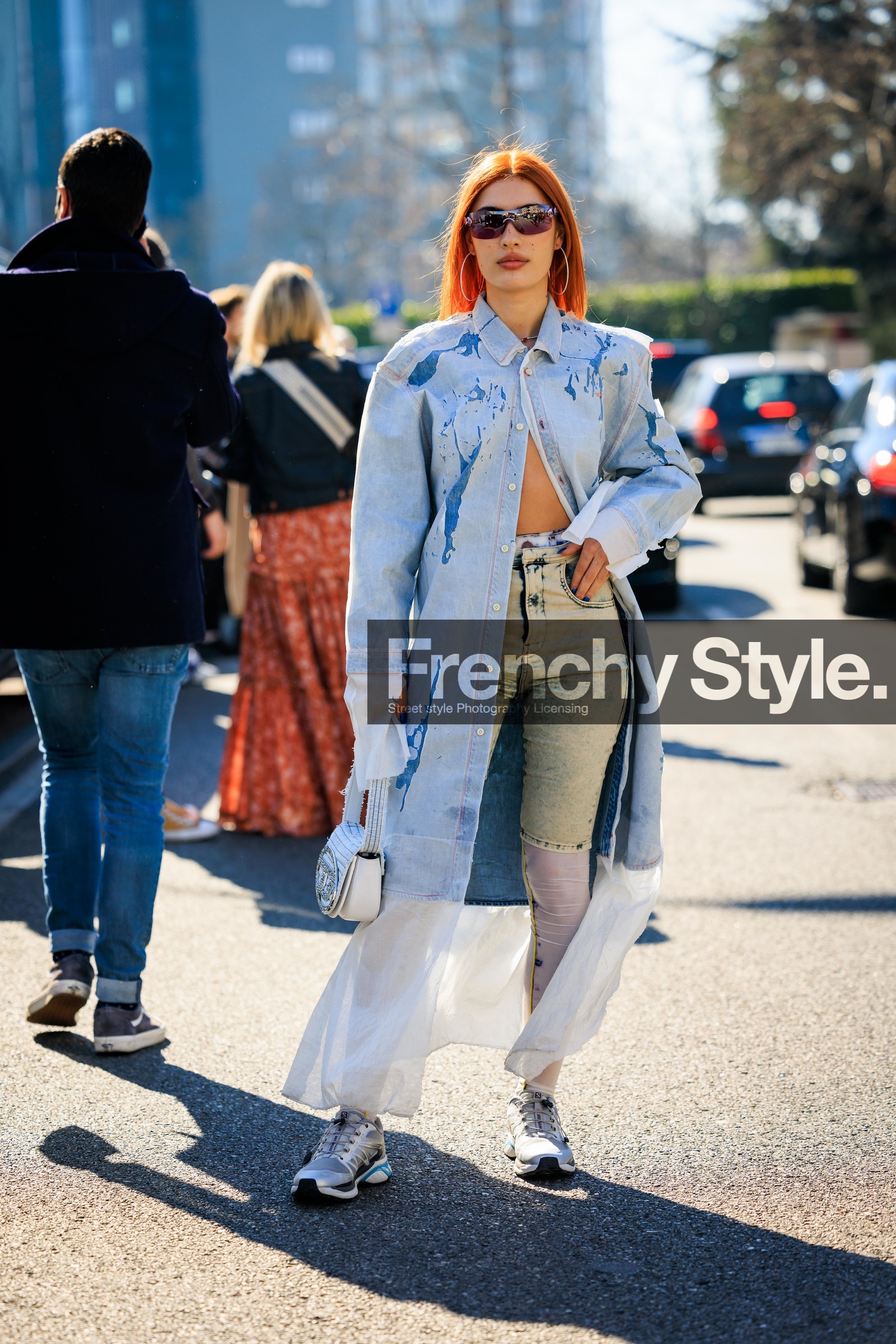 denim coat, light blue denim jacket, dark sunglasses, ginger hair, denim shorts, washed denim short, white stockings, denim handbag, diesel bag, diesel hanbag, silver sneakers, big creole, patricia manfield, fashion week, frenchystyle, FW, jonathan paciullo, street style, MFW, MILAN, FALL WINTER 2022_2023, AUTUMN WINTER 2022-2023, FW 22-23, vertical, full length