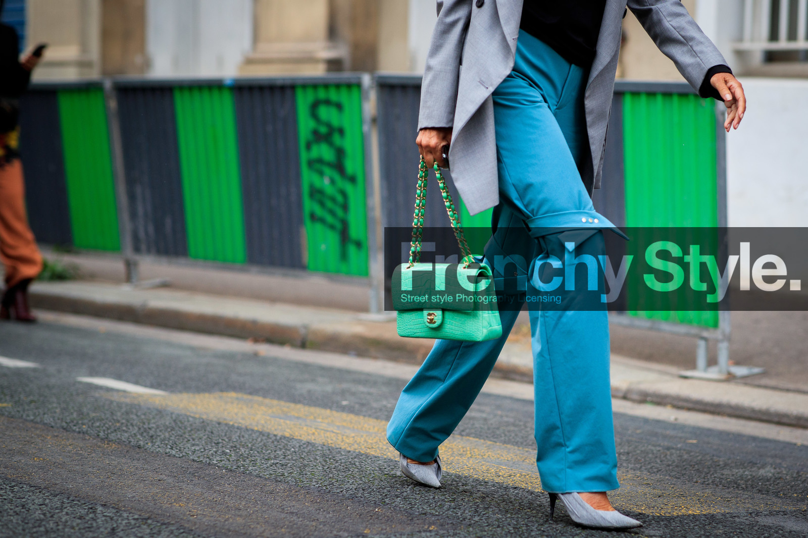 light blue pants, flare pants, grey pumps, balenciaga shoes, light green leather bag, chanel bag, animal skin bag, hand bag, bag detail, close up detail, fashion week, frenchystyle, FW, jonathan paciullo, street style, PFW, PARIS, SPRING SUMMER 2021, SS 21, horizontal, atmosphere details, detail