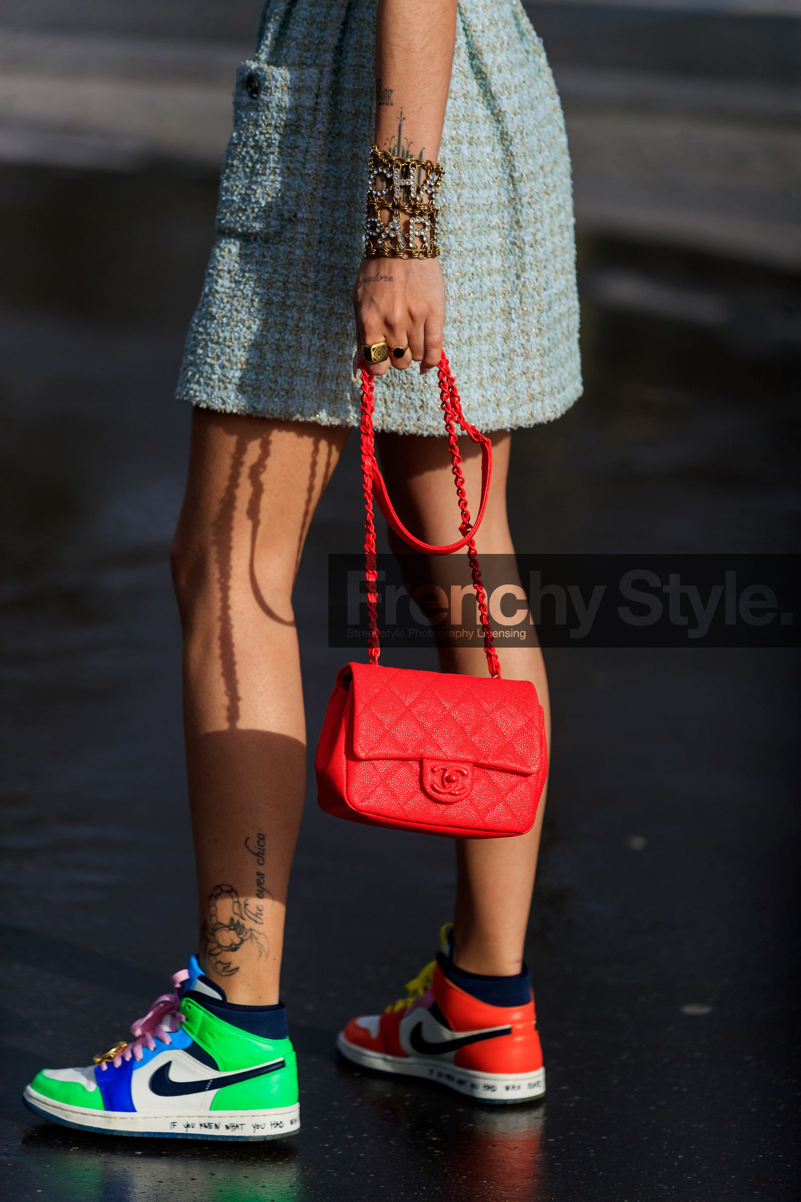 hera pradel, red polish bag, quilted bag, nike shoes, green sneakers, red sneakers, blue sneakers, multicolor sneakers, tatoo, close up detail, bag detail, shoes detail, strassed bangle, strassed bracelet, big bangle, big bracelet, golden chain bracelet, light blue skirt, checked skirt, mini skirt, tweed skirt, chanel bag, chanel bracelet, chanel skirt, fashion week, frenchystyle, FW, jonathan paciullo, street style, PFW, PARIS, vertical, atmosphere details, detail