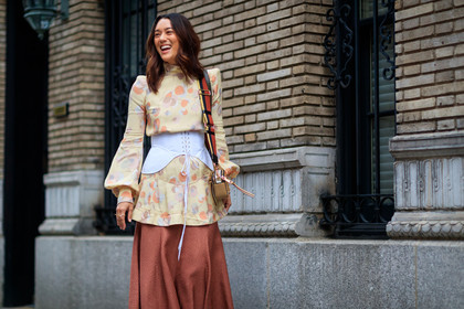 atmosphere details, beige bag, beige dress, corset, detail, fashion week, frenchystyle, FW, graphic bag, gucci, horizontal, jonathan paciullo, kim jones, leather bag, NEW YORK, NYFW, pink skirt, printed dress, SPRING SUMMER 2018, SS 18, street style, striped bag, white belt