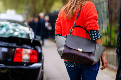 atmosphere details, bordeaux, burgundy, céline, detail, fashion week, frenchystyle, FW, graphic bag, horizontal, jonathan paciullo, leather bag, LFW, LONDON, red bag, red sweater, SPRING SUMMER 2017, SS 17, street style, trousers, woman