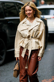 light beige jacket, vinyl jacket, belted jacket, brown leather pants, fashion week, frenchystyle, FW, jonathan paciullo, street style, AUTUMN WINTER 2020-2021, FALL WINTER 2020-2021, FW 20-21, vertical, atmosphere details, detail, NYFW, NEW YORK