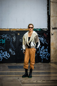 black sunglasses, bomber jacket, multicolor jacker, leather jacket, light tones jacker, black and white jacker, camel pants, leather pants, baggy pants, black boots, bottega veneta boots, silver bag, paco rabbane bag, necklaces, fashion week, frenchystyle, FW, jonathan paciullo, street style, AUTUMN WINTER 2022-2023, FALL WINTER 2022_2023, FW 22-23, PFW, PARIS, vertical, full length