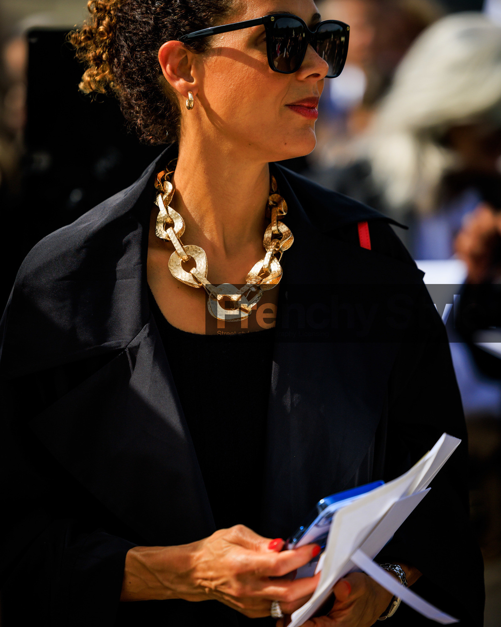 fashion week, frenchystyle, FW, jonathan paciullo, street style, PFW, PARIS, SPRING SUMMER 2024, SS 24, vertical, atmosphere details, detail