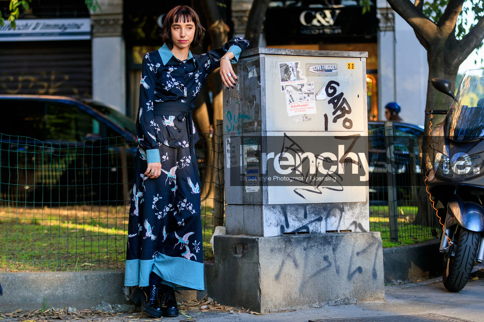 atmosphere details, black dress, black shoes, fashion week, floral, flowers, frenchystyle, full length, FW, graphic dress, high heels, horizontal, jonathan paciullo, leather shoes, MFW, MILAN, printed dress, SPRING SUMMER 2018, SS 18, street style