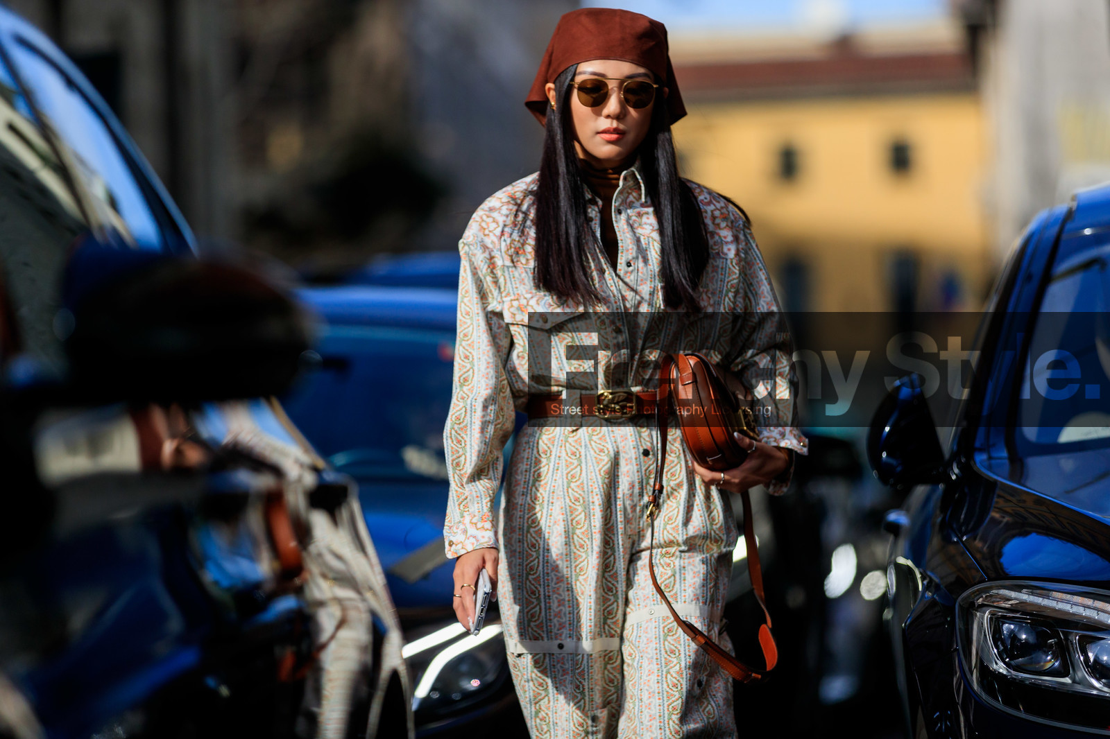 yoyo cao, etro bag, etro belt, etro look, etro jumpsuits, belted jumpsuit, white jumpsuit, long sleeves jumpsuit, button jumpsuits, floral printed jumpsuits, hair scarf, brown scarf, suede scarf, brown leather belt, brown leather bag, round shape sunglasses, metalic frame sunglasses, multicolor jumpsuit, green jumpsuit, pink jumpsuit, fashion week, frenchystyle, FW, jonathan paciullo, street style, MFW, MILAN, AUTUMN WINTER 2020-2021, FALL WINTER 2020-2021, FW 20-21, horizontal, atmosphere details, detail