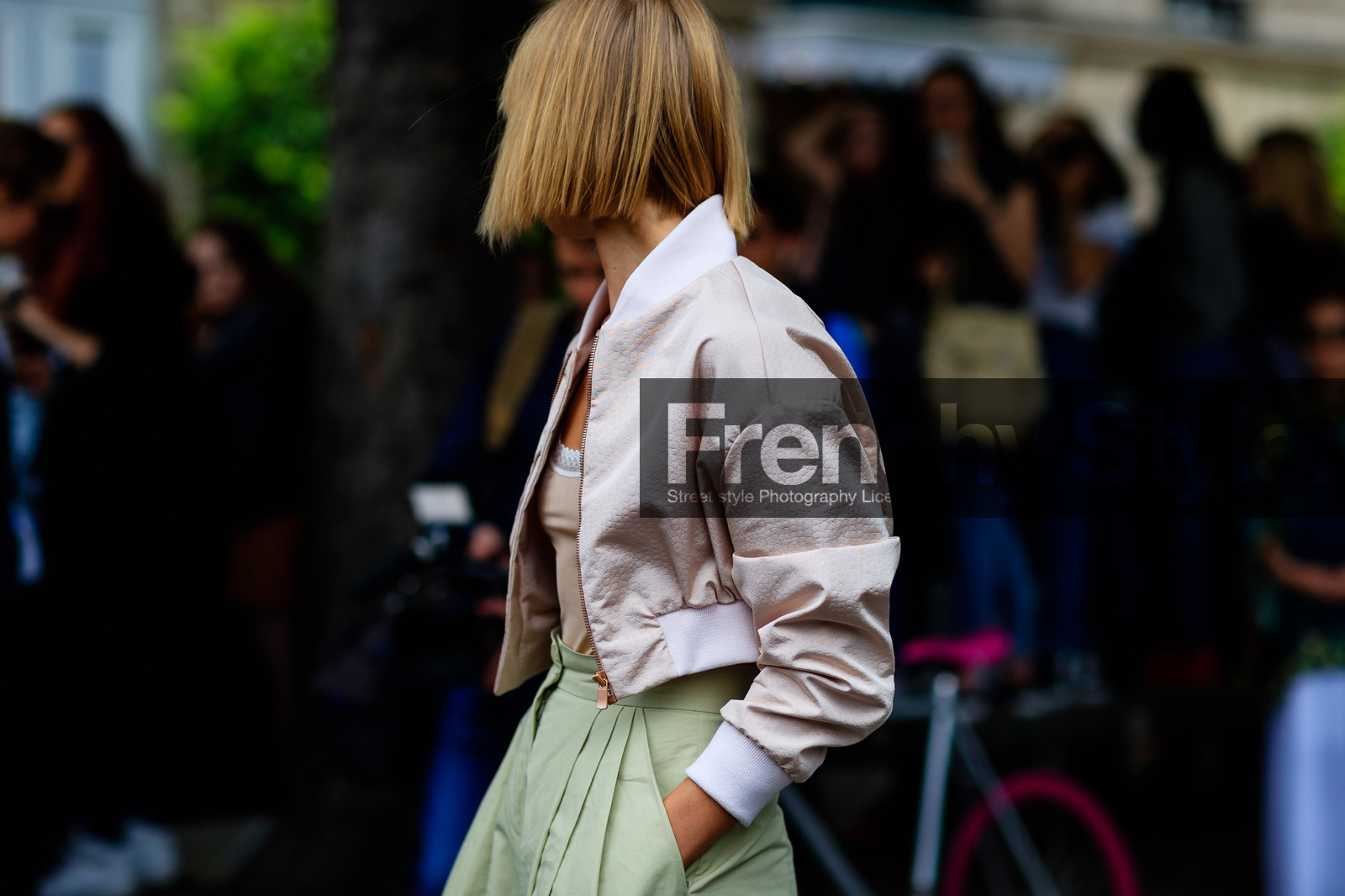 atmosphere details, AUTUMN WINTER 2016-2017, AW 16-17, beige top, bomber jacket, detail, FALL WINTER 2016-2017, fashion week, frenchystyle, FW, FW 16-17, green pants, HAUTE COUTURE, high waist, horizontal, jonathan paciullo, MENSWEAR, PARIS, PFW, pink jacket, pink top, street style, trousers, vika gazinskaya