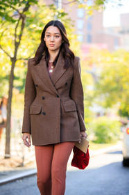 atmosphere details, balenciaga, beige pants, blazer, brown jacket, detail, fashion week, frenchystyle, FW, graphic jacket, houndstooth pattern, jonathan paciullo, kim jones, leather bag, NEW YORK, NYFW, printed jacket, red bag, SPRING SUMMER 2018, SS 18, street style, trousers, velvet, vertical