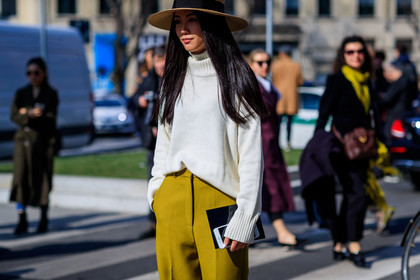 atmosphere details, AUTUMN WINTER 2017-2018, AW 17-18, detail, FALL WINTER 2017-2018, fashion week, frenchystyle, FW, FW 17-18, green pants, horizontal, jonathan paciullo, long hair, MFW, MILAN, straw hat, street style, trousers, tucked in, white knit, yellow pants, yoyo cao