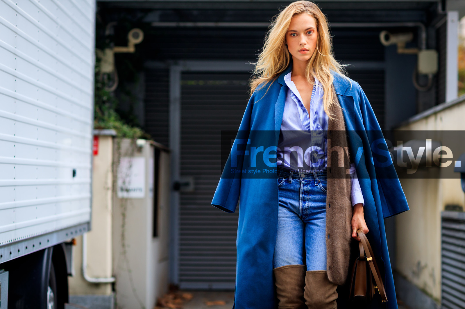 atmosphere details, AUTUMN WINTER 2017-2018, AW 17-18, blue coat, blue denim, blue shirt, brown bag, brown boots, brown sweater, cardigan, denim pants, detail, FALL WINTER 2017-2018, fashion week, frenchystyle, FW, FW 17-18, hannah ferguson, high boots, horizontal, jeans, jonathan paciullo, leather bag, leather shoes, MFW, MILAN, model, over the shoulder, printed shirt, street style, striped shirt, suede shoes, trousers