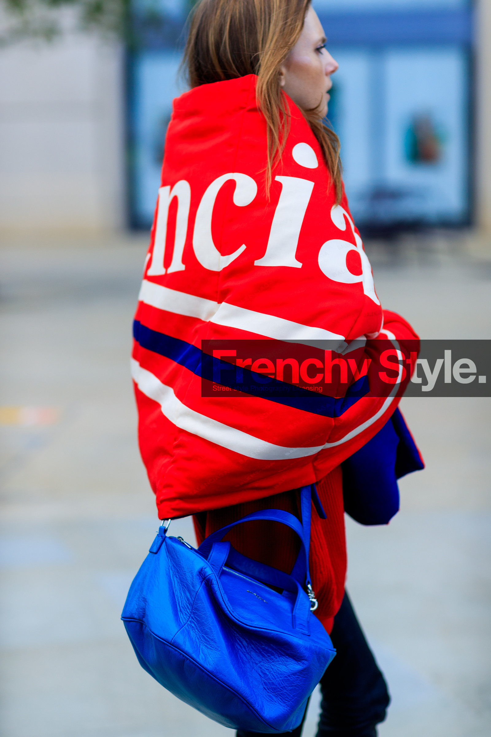 atmosphere details, balenciaga, denim pants, detail, fashion week, frenchystyle, FW, jeans, jonathan paciullo, leather bag, LFW, LONDON, pascaline smets, printed scarf, red scarf, red sweater, SPRING SUMMER 2018, SS 18, street style, sweater dress, trousers, vertical