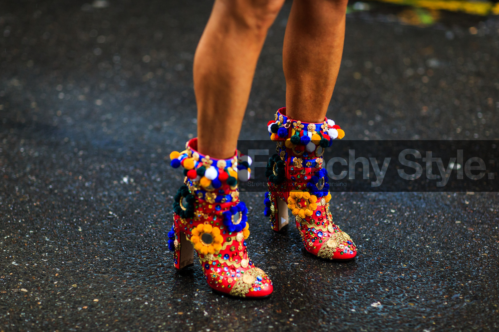 anna dello russo, atmosphere details, AUTUMN WINTER 2016-2017, AW 16-17, brocard, detail, dolce & gabbana, embroidered shoes, embroideries, FALL WINTER 2016-2017, fashion week, floral, flower, frenchystyle, FW, FW 16-17, glitter, gold, golden details, graphic shoes, high heels, horizontal, jonathan paciullo, LFW, LONDON, MENSWEAR, mosaic, multicolor shoes, pompons, red boots, sequined, shiny, street style