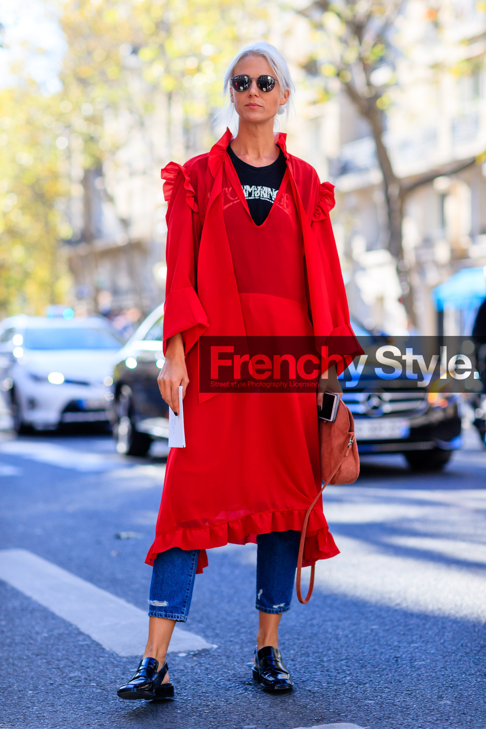 black loafers, black t shirt, blue denim, denim pants, fashion week, frenchystyle, full length, FW, jeans, jonathan paciullo, leather bag, leather shoes, PARIS, PFW, red bag, red dress, SPRING SUMMER 2017, SS 17, street style, sunglasses, trousers, vertical