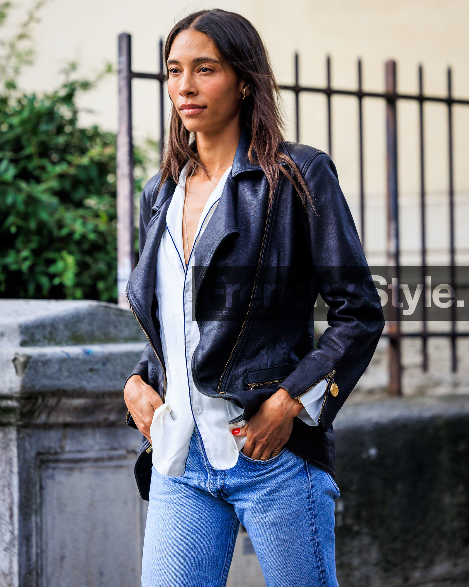 fashion week, frenchystyle, FW, jonathan paciullo, street style, PFW, PARIS, SPRING SUMMER 2024, SS 24, vertical, atmosphere details, detail