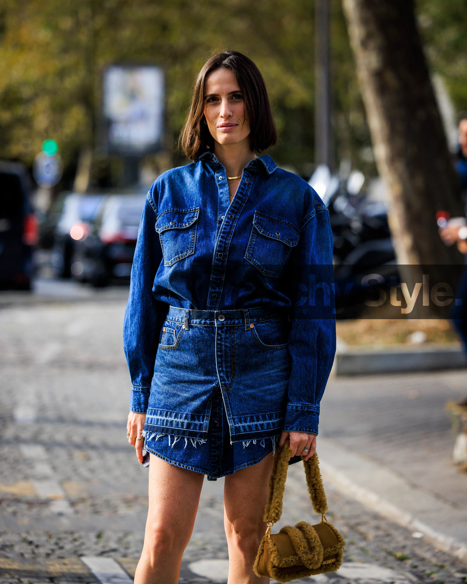fashion week, frenchystyle, FW, jonathan paciullo, street style, PFW, PARIS, SPRING SUMMER 2024, SS 24, vertical, atmosphere details, detail