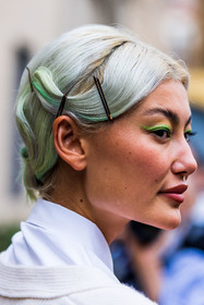 Amalie Gassmann, bun, detail, fluo green, fluo green eyeliner, green eyeliner, green hair, hairstyle, makeup, pins, fashion week, frenchystyle, FW, jonathan paciullo, street style, SPRING SUMMER 2022, SS 22, MFW, MILAN, vertical, atmosphere details