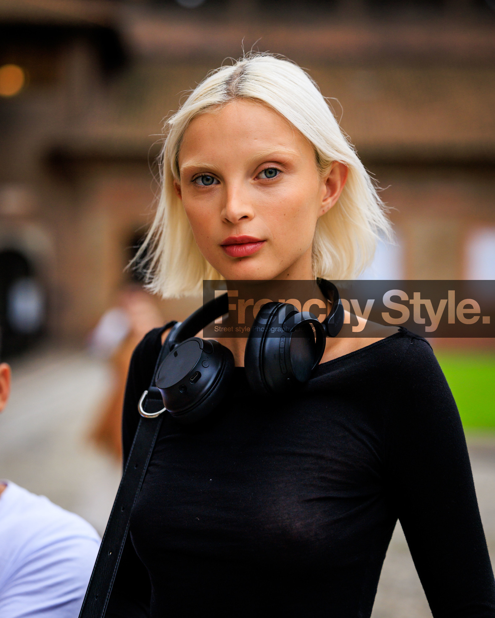 fashion week, frenchystyle, FW, jonathan paciullo, street style, MFW, MILAN, SPRING SUMMER 2024, SS 24, vertical, atmosphere details, detail