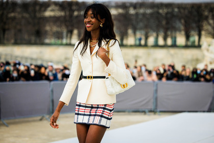 dior, christian dior, dior belt, dior bag, white handbag, plaid skirt, mini skirt, white heels, white blazer, overlayed necklaces, stud earrings, white skirt, fashion week, frenchystyle, FW, jonathan paciullo, street style, AUTUMN WINTER 2022-2023, FALL WINTER 2022_2023, FW 22-23, PFW, PARIS, horizontal, atmosphere details, detail