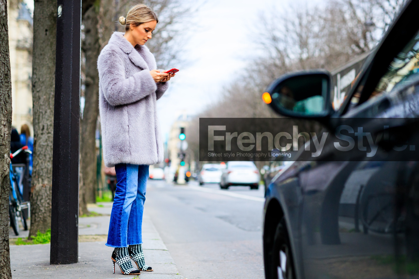 atmosphere details, AUTUMN WINTER 2017-2018, AW 17-18, black and white shoes, blue denim, Charlotte Groeneveld, denim pants, FALL WINTER 2017-2018, fashion week, frenchystyle, full length, fur jacket, FW, FW 17-18, graphic shoes, grey fur, grey jacket, high heels, horizontal, jeans, jonathan paciullo, leather shoes, PARIS, PFW, printed shoes, street style, trousers