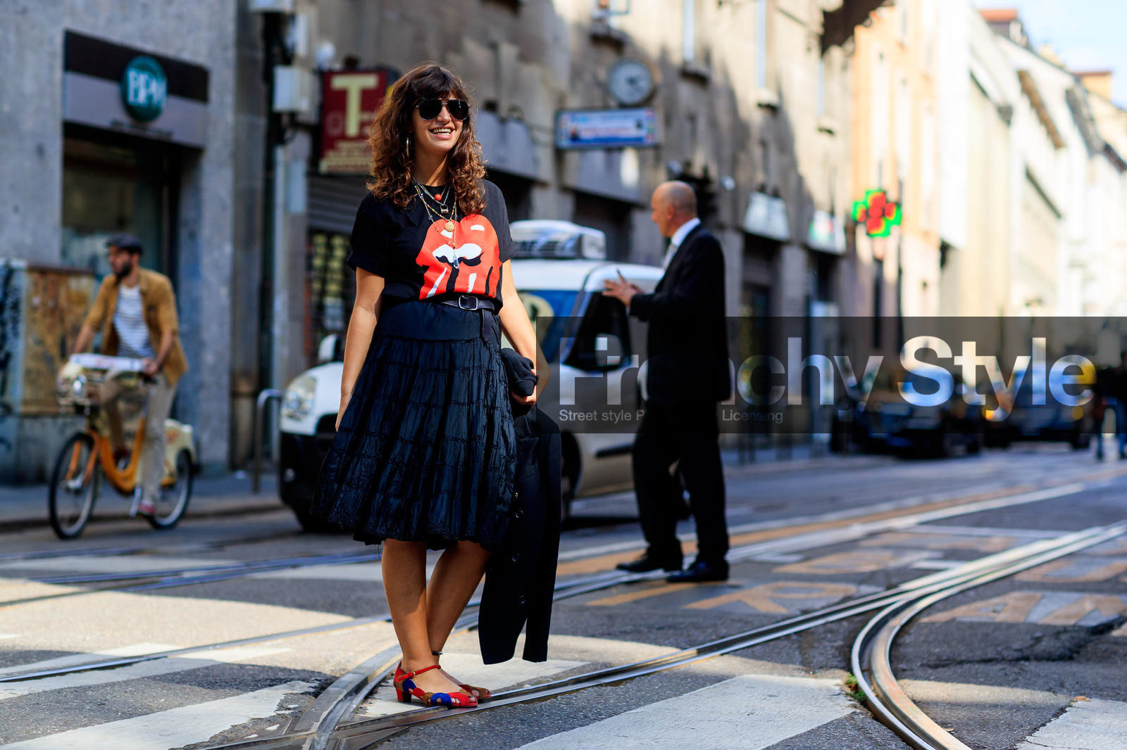 atmosphere details, black skirt, black t shirt, fashion week, frenchystyle, full length, FW, horizontal, jonathan paciullo, leather shoes, MFW, MILAN, necklace, printed t shirt, red shoes, SPRING SUMMER 2018, SS 18, street style, sunglasses
