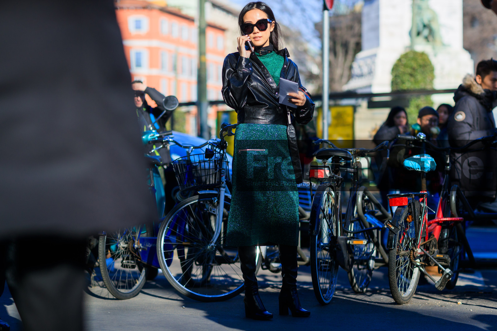 atmosphere details, AUTUMN WINTER 2017-2018, AW 17-18, black jacket, black perfecto, FALL WINTER 2017-2018, fashion week, frenchystyle, full length, FW, FW 17-18, glitter, green dress, high boots, horizontal, jonathan paciullo, leather jacket, leather perfecto, leather shoes, MFW, MILAN, shiny dress, street style, sunglasses, yoyo cao