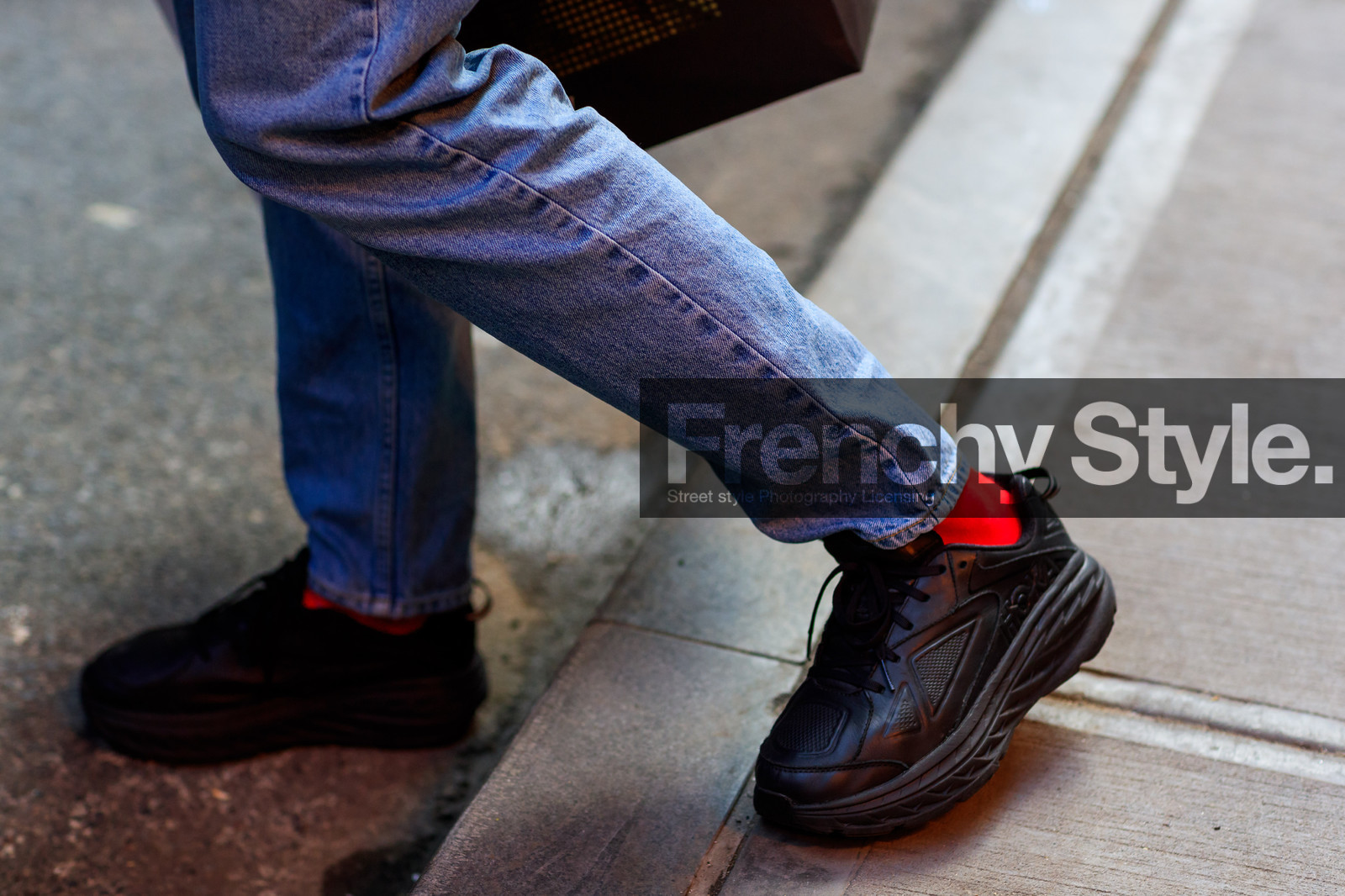 black shoes, black sneakers, blue denim, denim pants, jeans, leather shoes, red socks, trousers, street style, jonathan paciullo, FW, frenchystyle, fashion week, NYFW, NEW YORK, AUTUMN WINTER 2018-2019, AW 18-19, FALL WINTER 2018-2019, FW 18-19, atmosphere details, horizontal, detail, veronika heilbrunner