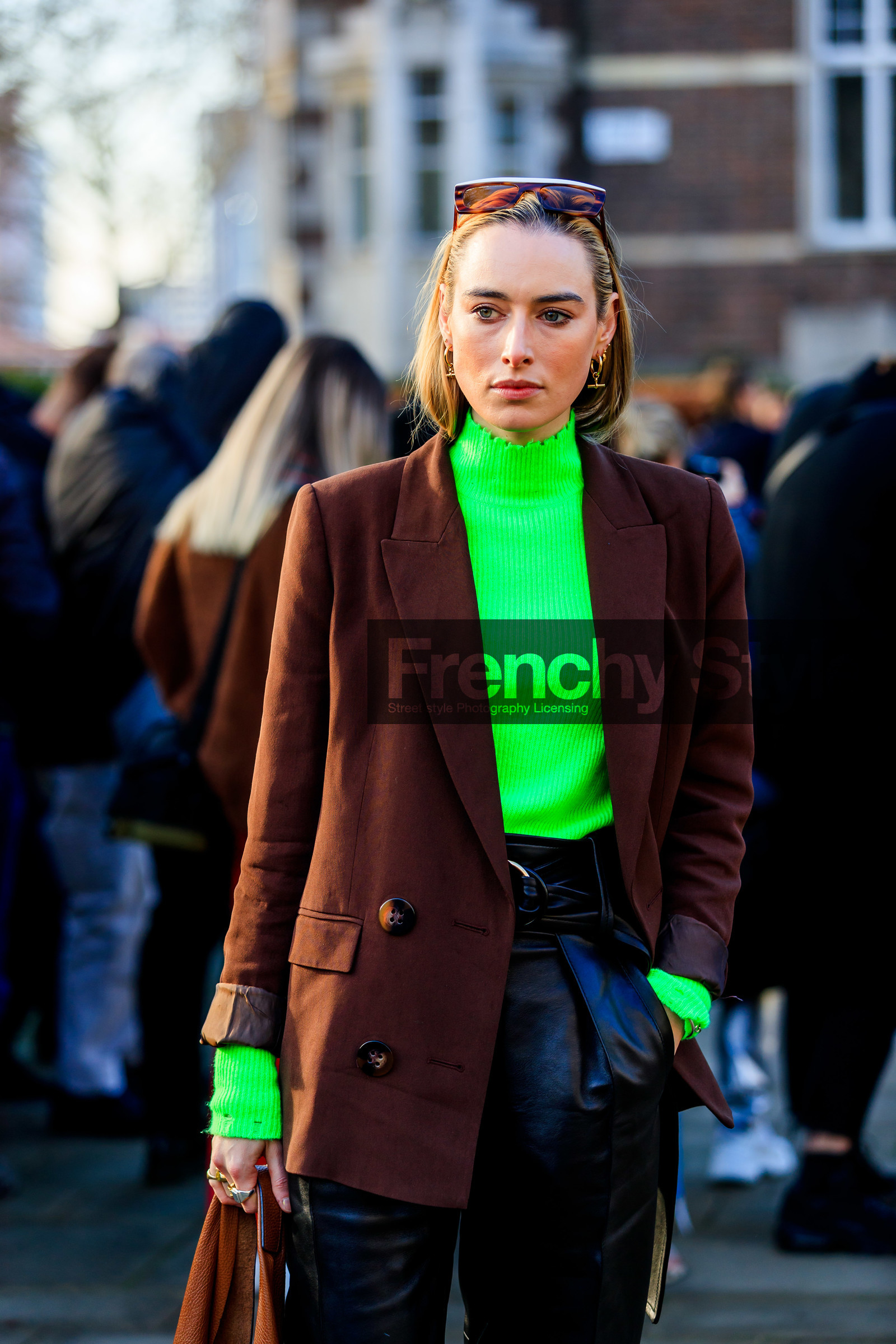 black pants, blazer, brown jacket, camel bag, flora macdonald johnston, green top, leather bag, leather pants, neon, trousers, LONDON, LFW, fashion week, frenchystyle, FW, jonathan paciullo, street style, AUTUMN WINTER 2019-2020, AW 19-20, FW 19-20, FALL WINTER 2019-2020, vertical, atmosphere details, detail