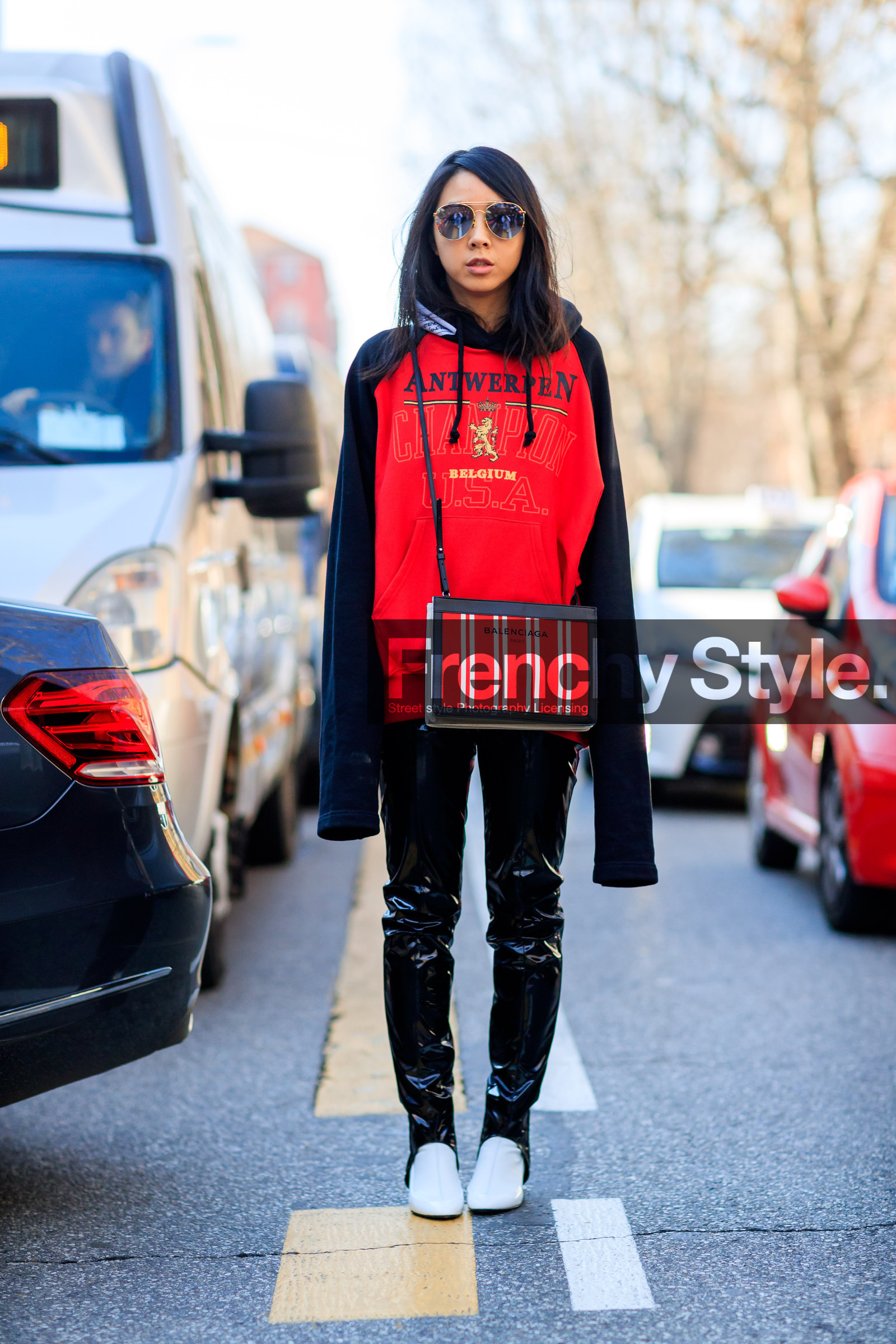AUTUMN WINTER 2017-2018, AW 17-18, balenciaga, black pants, FALL WINTER 2017-2018, fashion week, frenchystyle, full length, FW, FW 17-18, hood, hoodie, jonathan paciullo, leather bag, leather pants, leather shoes, leather sneakers, MFW, MILAN, printed bag, red bag, red sweater, street style, striped bag, sunglasses, trousers, vertical, vêtements, white sneakers