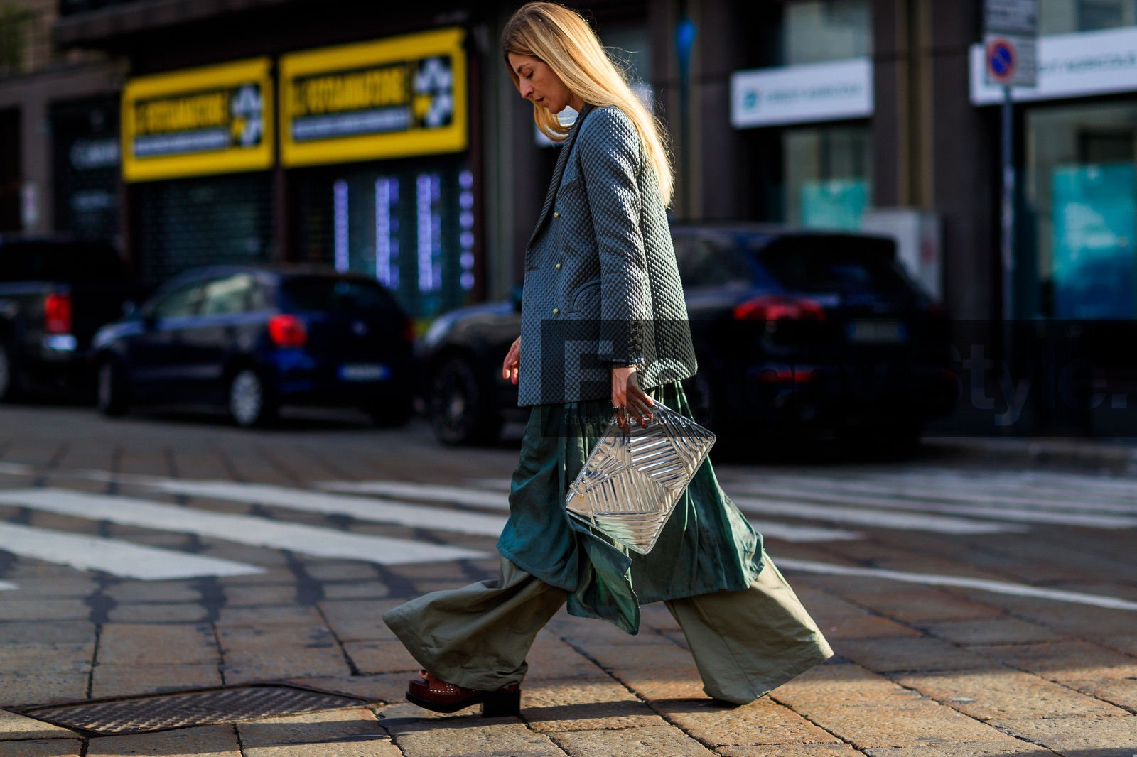 ada kokosar, atmosphere details, AUTUMN WINTER 2017-2018, AW 17-18, blazer, FALL WINTER 2017-2018, fashion week, frenchystyle, full length, FW, FW 17-18, green dress, green pants, grey jacket, horizontal, jonathan paciullo, leather bag, leather shoes, MFW, MILAN, shiny bag, silk dress, silver bag, street style, trousers, wide pants