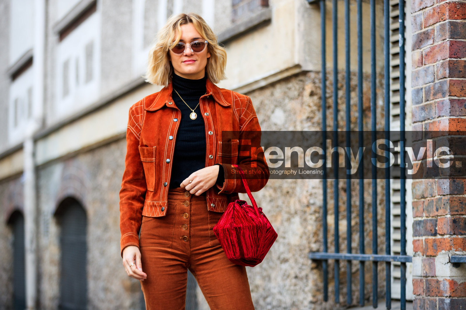 black turtleneck, brown pants, camel jacket, corduroy, leather bag, leather jacket, necklace, red bag, suede jacket, sunglasses, trousers, velvet, street style, jonathan paciullo, FW, frenchystyle, fashion week, PFW, PARIS, AUTUMN WINTER 2018-2019, FALL WINTER 2018-2019, FW 18-19, horizontal, atmosphere details, adenorah