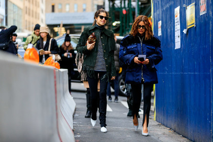 Christine Centenera, leandra medine, dark green jacket, suede jacket, fringe jacket, striped t-shirt, sailor t-shirt, navy blue top, navy blue t-shirt, white t-shirt, navy blue coat, down jacket, satin coat, fur coat, black pants, split pants, balenciaga shoes, scale sunglasses, black sunglasses, tight pants, zipped coat, brown leather clutch, animal skin clutch, fashion week, frenchystyle, FW, jonathan paciullo, street style, NYFW, NEW YORK, AUTUMN WINTER 2020-2021, FALL WINTER 2020-2021, FW 20-21, horizontal, atmosphere details, full length